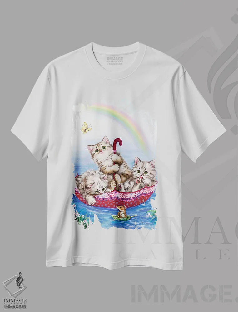 تیشرت سفید طرح دار سفر به خیر، تزئینی اثر کایومی هارای | immage.ir