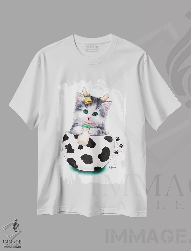 تیشرت سفید طرح دار گربه فنجانی گاوی، تزئینی اثر کایومی هارای | immage.ir