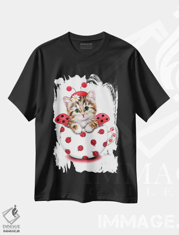 تیشرت مشکی طرح دار گربه فنجانی کفشدوزکی، تزئینی اثر کایومی هارای | فروشگاه ایماژ