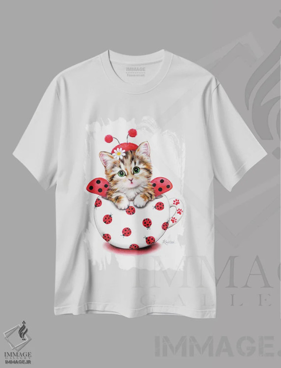 تیشرت سفید طرح دار گربه فنجانی کفشدوزکی، تزئینی اثر کایومی هارای | immage.ir