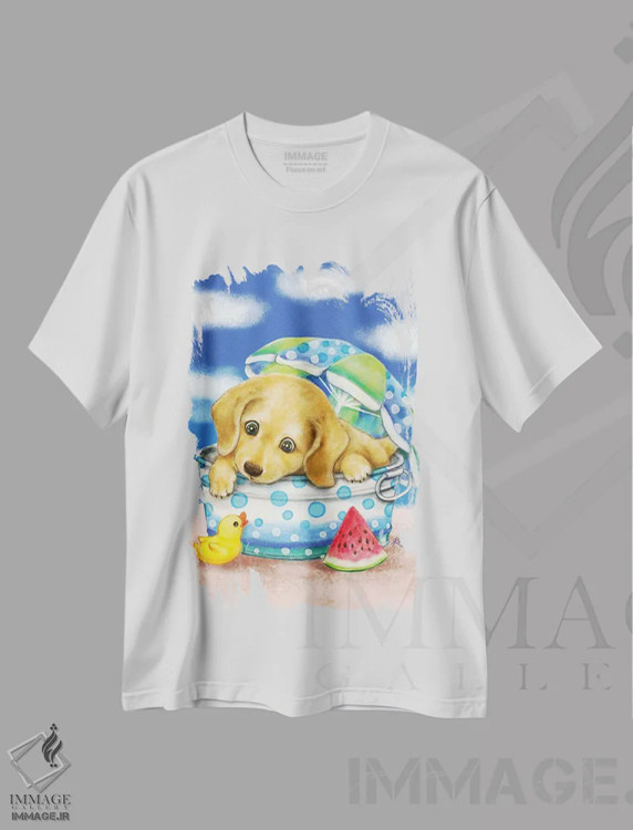 تیشرت سفید طرح دار سطل سگ داشهوند، دکور ساحلی اثر کایومی هارای | immage.ir