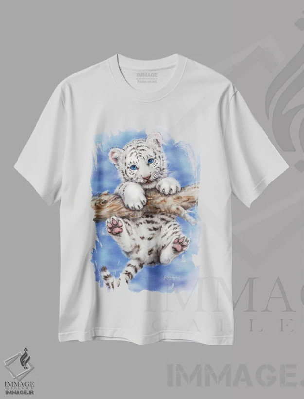 تیشرت سفید طرح دار ماجراجویی کوچک، تزئینی اثر کایومی هارای | فروشگاه ایماژ