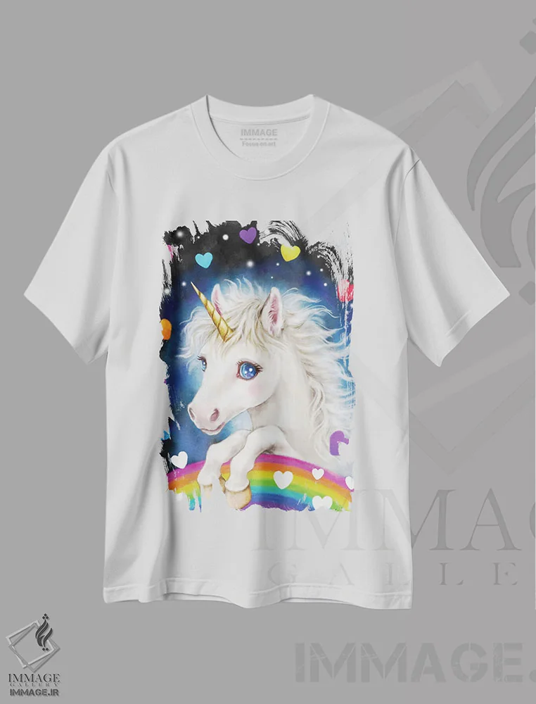 تیشرت سفید طرح دار اسب تک شاخ دوست داشتنی، تزئینی اثر کایومی هارای | فروشگاه ایماژ