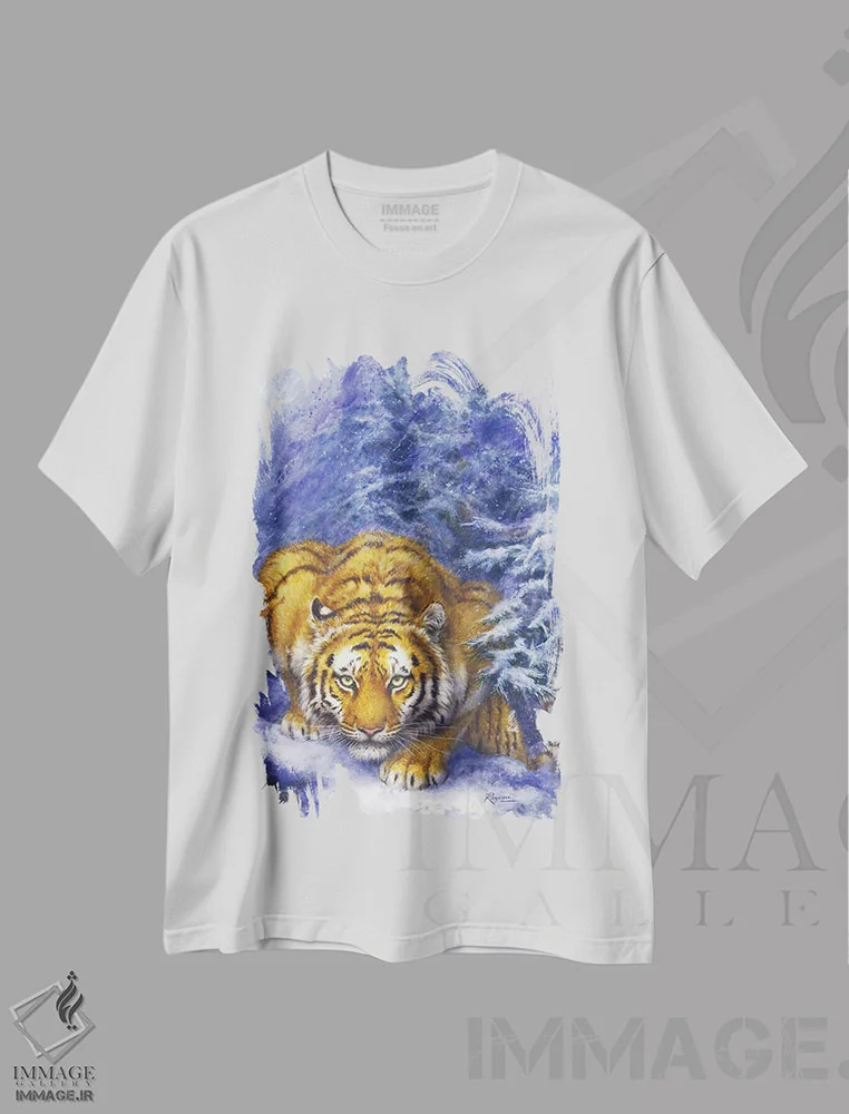 تیشرت سفید طرح دار جنگل زمستانی، تزئینی اثر کایومی هارای | immage.ir