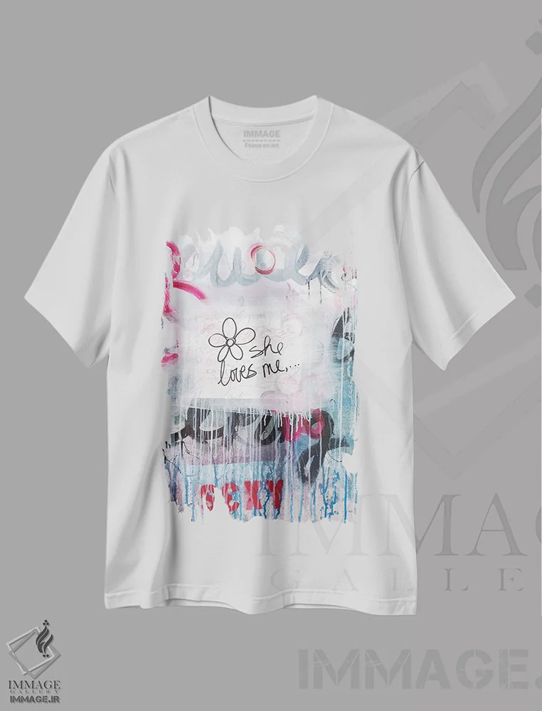 تیشرت سفید طرح دار او مرا دوست دارد II، تزئینی اثر کنت یانگستروم | immage.ir