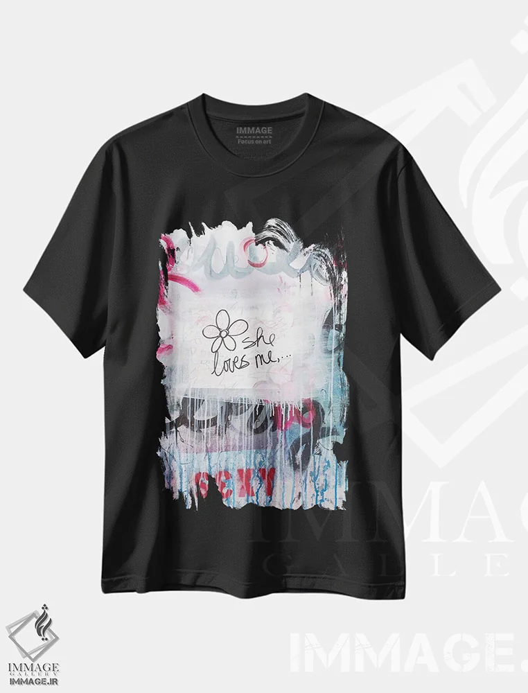 تیشرت مشکی طرح دار او مرا دوست دارد II، تزئینی اثر کنت یانگستروم | فروشگاه ایماژ