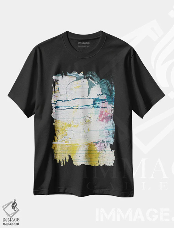 تیشرت مشکی طرح دار نزدیک اثر کنت یانگستروم | immage.ir