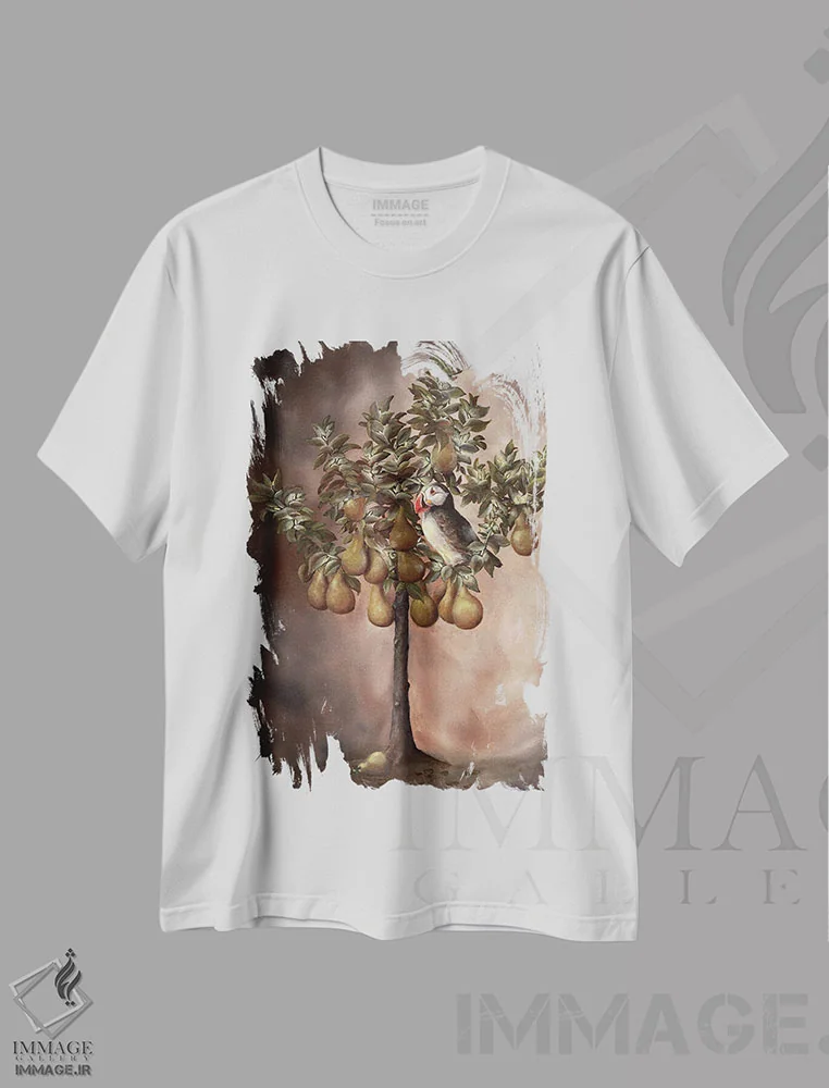تیشرت سفید طرح دار پافین در درخت گلابی، تزئینی اثر کایرا ویلسون | فروشگاه ایماژ