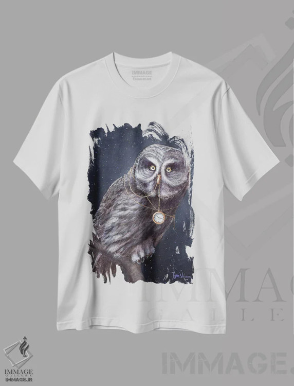تیشرت سفید طرح دار نگهبان زمان، تزئینی اثر کایرا ویلسون | فروشگاه ایماژ