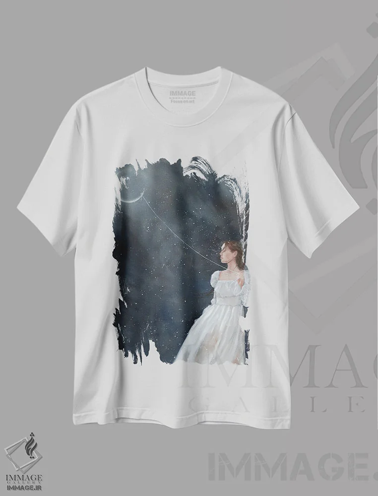 تیشرت سفید طرح دار پرواز کن به سوی ماه، هنر فاخر معاصر اثر کایرا ویلسون | immage.ir
