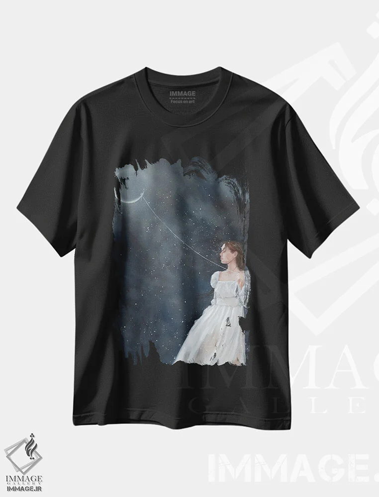 تیشرت مشکی طرح دار پرواز کن به سوی ماه، هنر فاخر معاصر اثر کایرا ویلسون | فروشگاه ایماژ