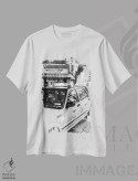 تیشرت سفید طرح دار تاکسی به سیاه و سفید، عکاسی سیاه و سفید اثر کنزو ایجیری | فروشگاه ایماژ