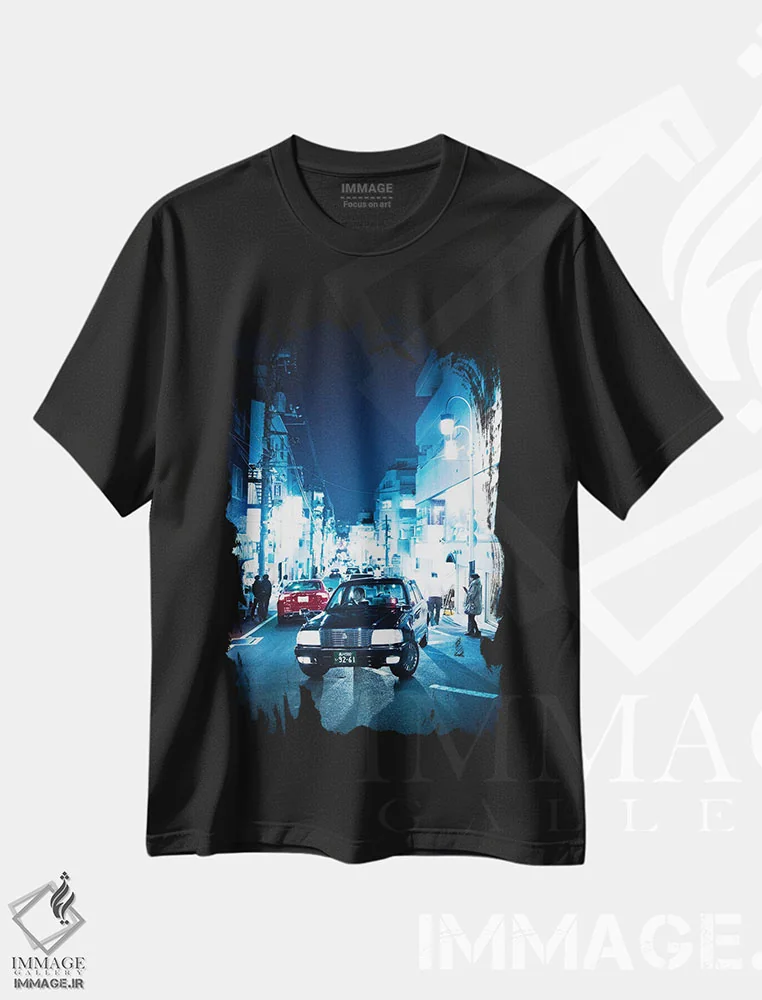 تیشرت مشکی طرح دار چراغ های تاکسی آبی، مدیوم اثر کنزو ایجیری | فروشگاه ایماژ