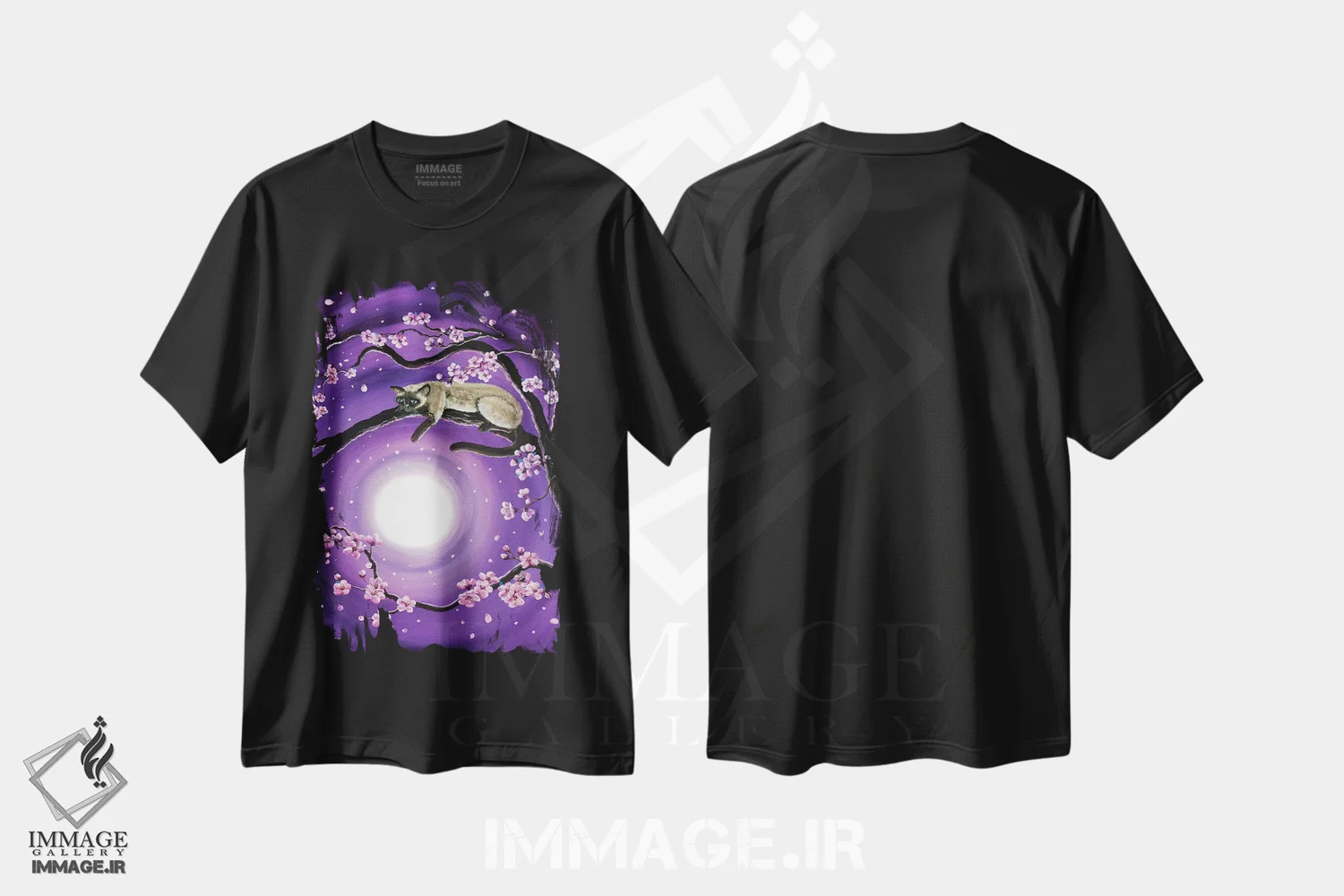 تیشرت مشکی طرح دار ساکورا در مهتاب بنفش، هنر فاخر معاصر اثر لورا ایورسن | immage.ir