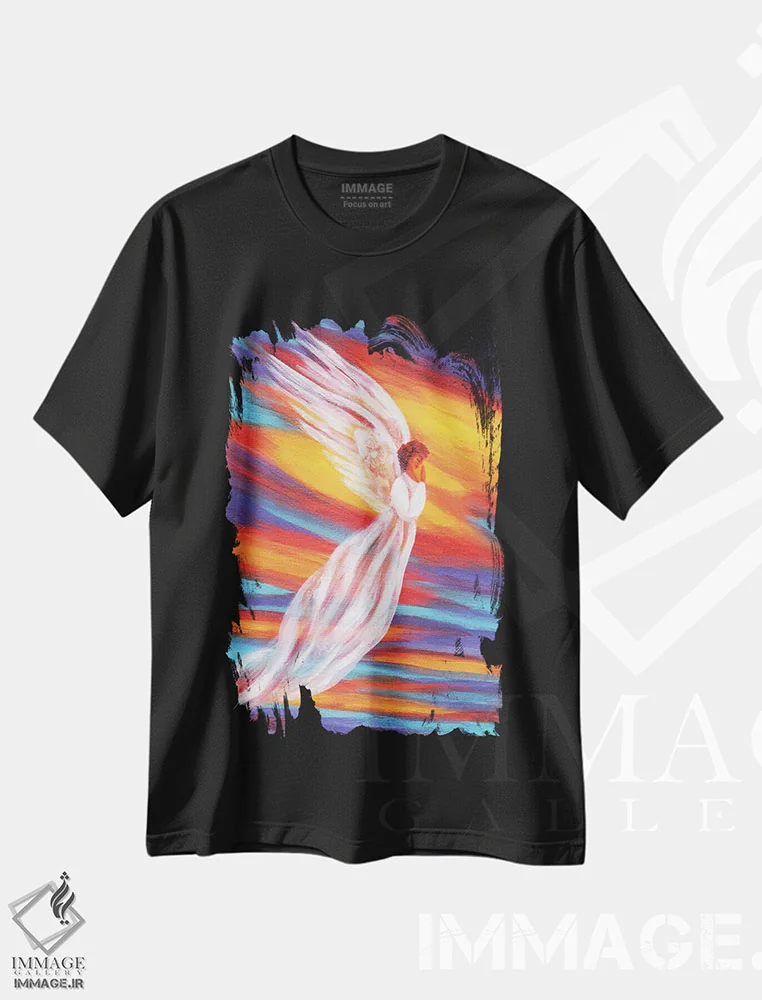 تیشرت مشکی طرح دار فرشته غروب جنوب غرب، هنر فاخر معاصر اثر لورا ایورسن | immage.ir