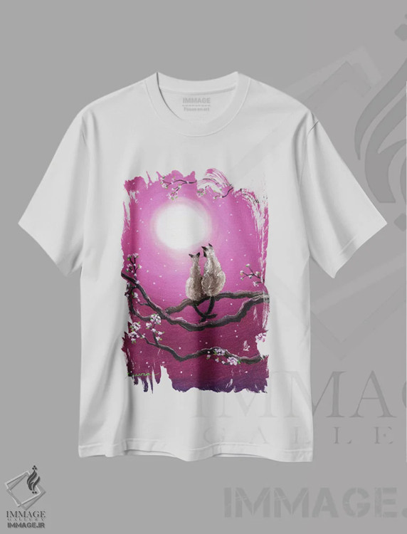 تیشرت سفید طرح دار گربه های سیامی در شکوفه های بهاری، هنر فاخر معاصر اثر لورا ایورسن | immage.ir