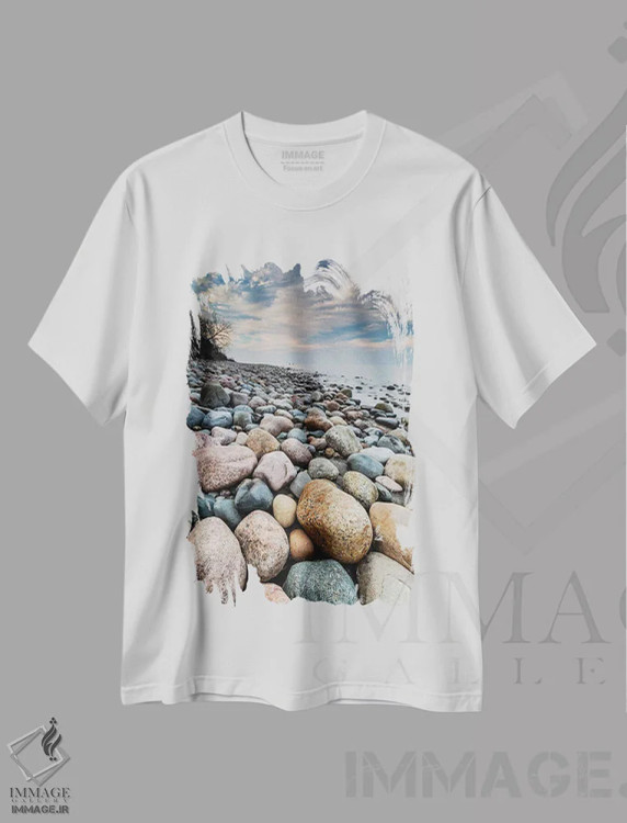 تیشرت سفید طرح دار لهستان، دریای بالتیک VIII، تزئینی اثر میکولاج گوسپودرک | فروشگاه ایماژ