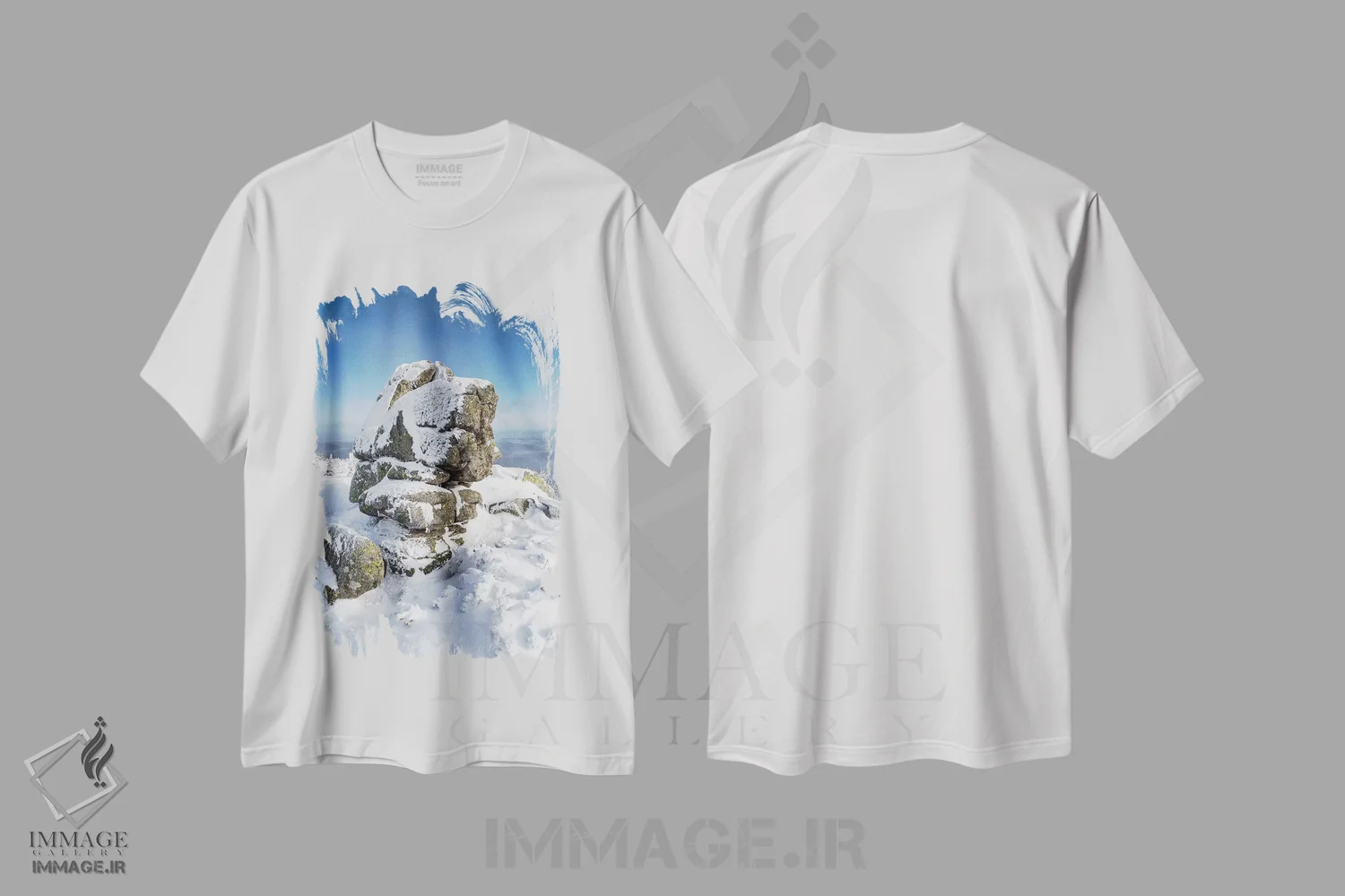 تیشرت سفید طرح دار کوه های غول آسا، صخره ها، لهستان، مدیوم اثر میکولاج گوسپودرک | immage.ir