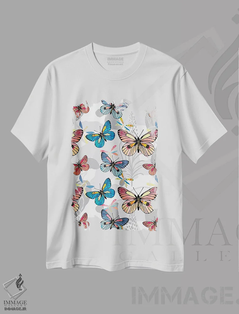 تیشرت سفید طرح دار پروانه های پاستلی، تزئینی اثر لیندا برتل | فروشگاه ایماژ