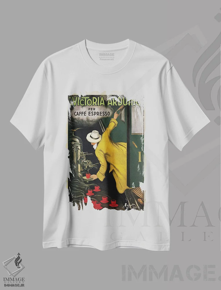 تیشرت سفید طرح دار ویکتوریا آردوینو، ۱۹۲۲، تایپوگرافی اثر لئونتو کاپیلو | immage.ir
