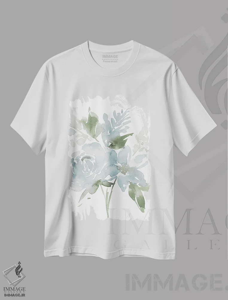 تیشرت سفید طرح دار گل های آبی آرامش بخش II، دکور روستایی اثر لوسیل پرایس | immage.ir