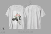 تیشرت سفید طرح دار سلام گاو با تاج گل، مدیوم اثر لوسیل پرایس | immage.ir