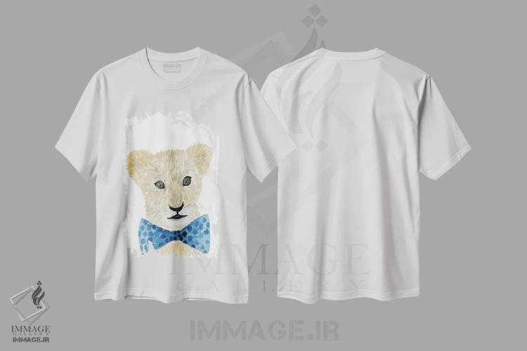 تیشرت سفید طرح دار شیر با پاپیون، مدیوم اثر لوسیل پرایس | immage.ir