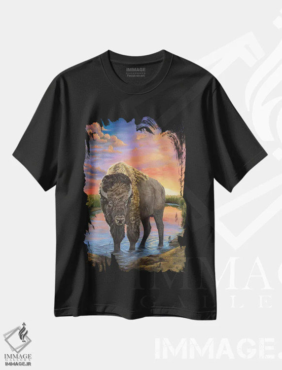 تیشرت مشکی طرح دار گاومیش آمریکایی، مدیوم اثر لورا کرتین | immage.ir