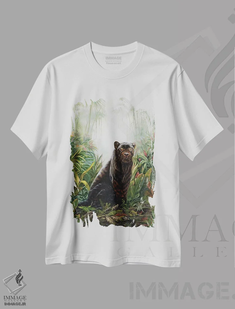 تیشرت سفید طرح دار سایه جنگل، مدیوم اثر لورا کرتین | immage.ir