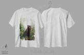 تیشرت سفید طرح دار سایه جنگل، مدیوم اثر لورا کرتین | immage.ir