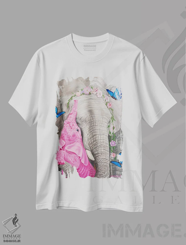 تیشرت سفید طرح دار عشق مادرانه، هنر فاخر معاصر اثر لورا کرتین | immage.ir