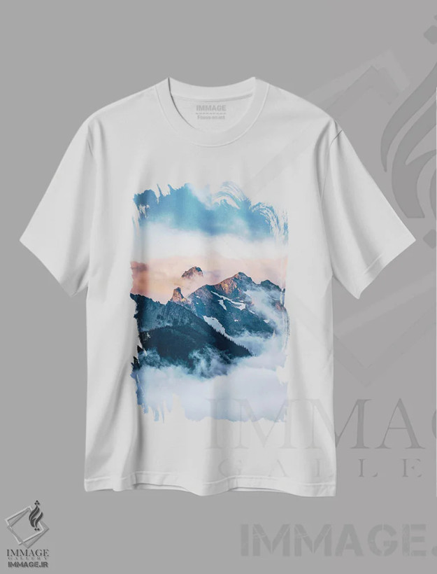 تیشرت سفید طرح دار کوه های پاستلی، مدیوم اثر لوکاس مور | فروشگاه ایماژ