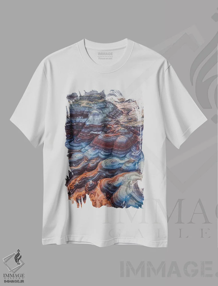 تیشرت سفید طرح دار تپه های رنگین کمانی، مدیوم اثر لوکاس مور | فروشگاه ایماژ