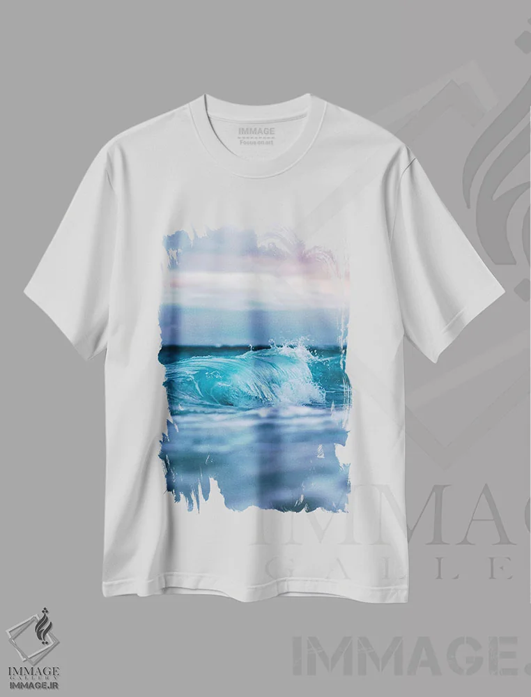 تیشرت سفید طرح دار امواج آبی، مدیوم اثر لوکاس مور | immage.ir