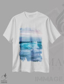 تیشرت سفید طرح دار امواج آبی، مدیوم اثر لوکاس مور | immage.ir
