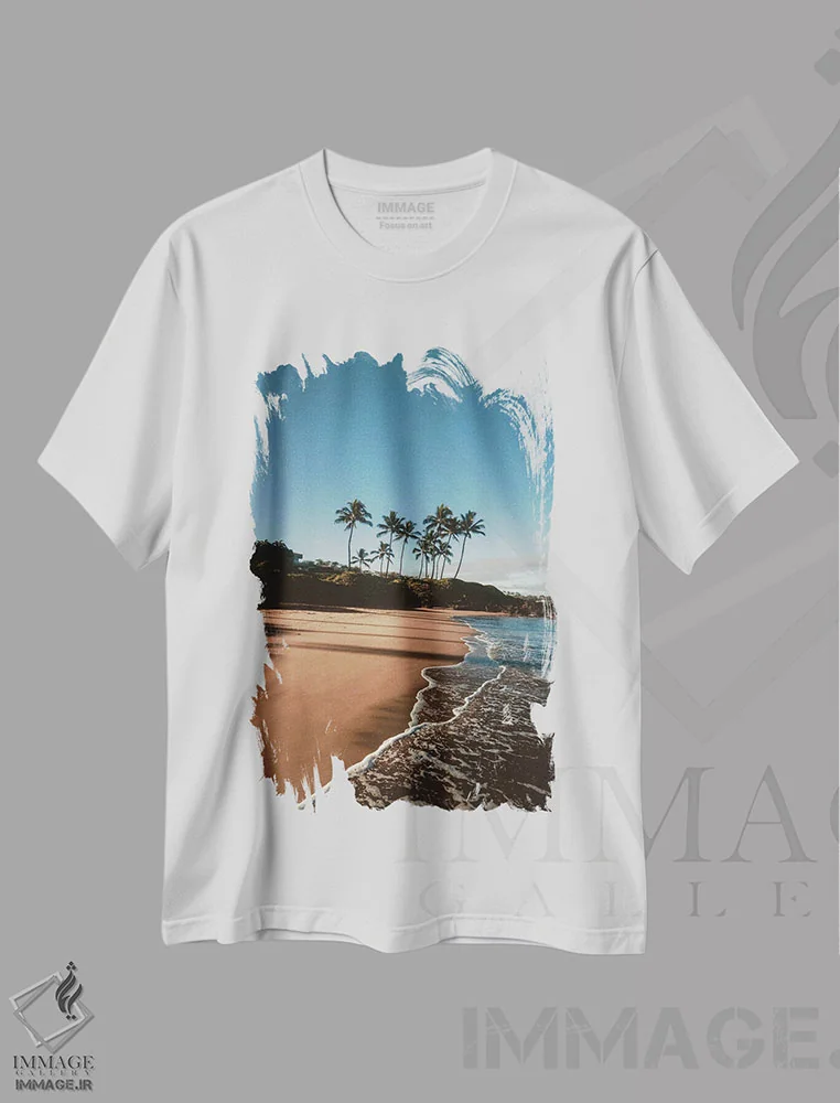 تیشرت سفید طرح دار پیاده روی صبحگاهی کنار ساحل، مدیوم اثر لوکاس مور | immage.ir