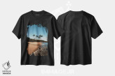 تیشرت مشکی طرح دار پیاده روی صبحگاهی کنار ساحل، مدیوم اثر لوکاس مور | فروشگاه ایماژ