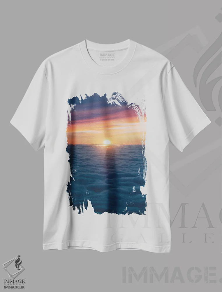 تیشرت سفید طرح دار در افق، مدیوم اثر لوکاس مور | immage.ir