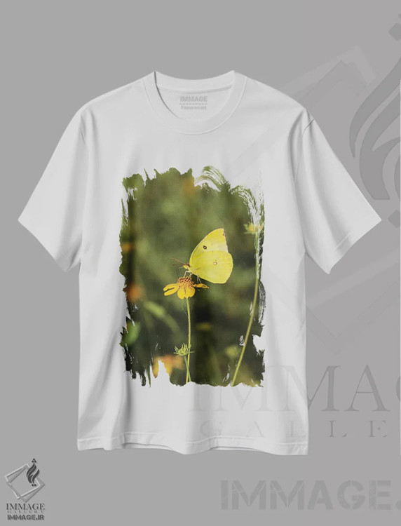 تیشرت سفید طرح دار پروانه داگ فیس جنوبیدر حال تغذیه، مدیوم اثر لری دیتو | immage.ir