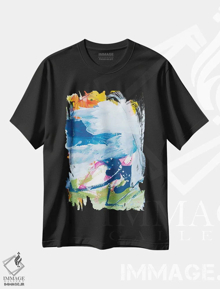 تیشرت مشکی طرح دار اما اول یخ تراشیده اثر لادارا مک کینون | immage.ir