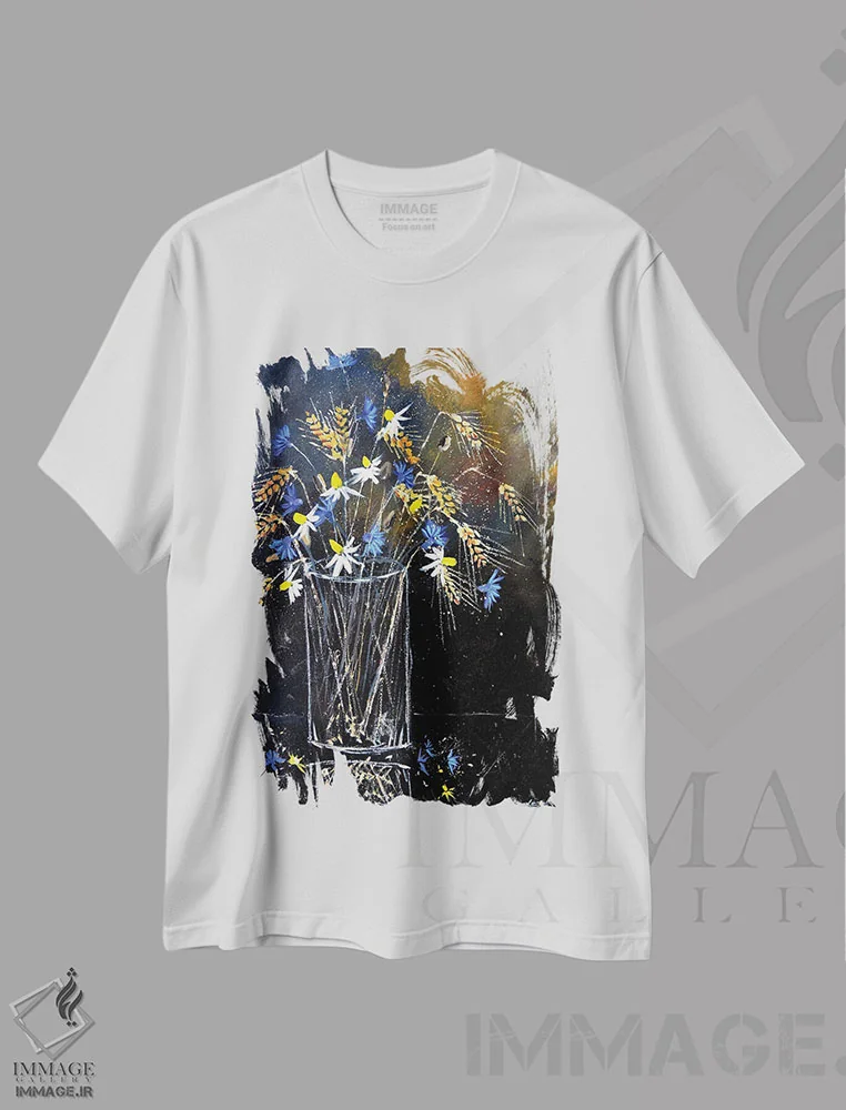 تیشرت سفید طرح دار طبیعت بی جان با گل های گندم نمای آبی، آبستره اثر پل لدنت | immage.ir