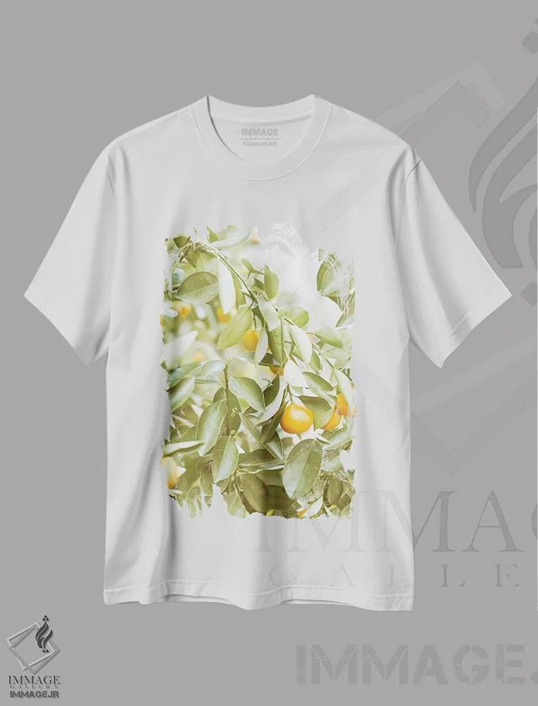 تیشرت سفید طرح دار آن جای مرکباتی، تزئینی اثر لیا استراتسما | فروشگاه ایماژ