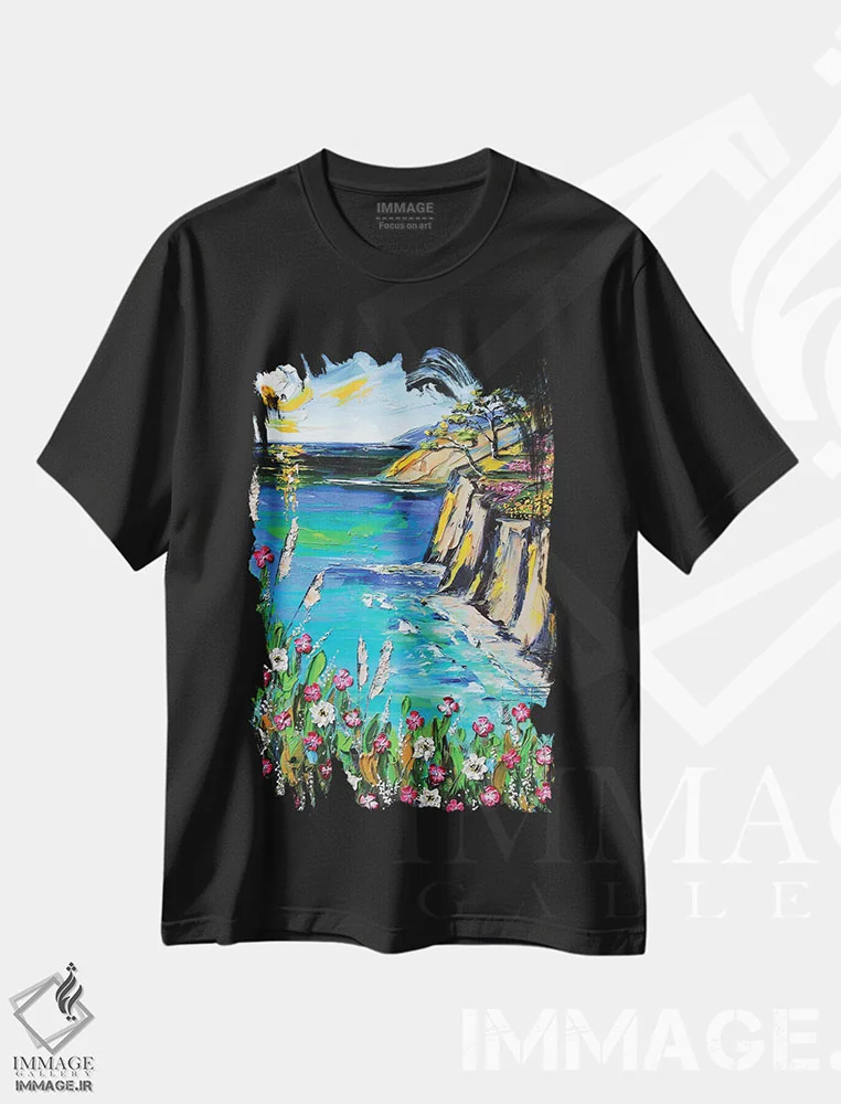 تیشرت مشکی طرح دار روزی بی نقص در مانتری، دکور معاصر اثر لیزا الی | فروشگاه ایماژ