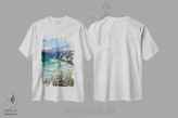 تیشرت سفید طرح دار اقیانوس آرام آبی و پرنسیم، دکور ساحلی اثر لیزا الی | immage.ir