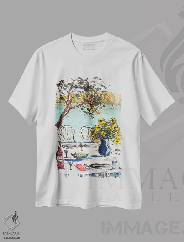 تیشرت سفید طرح دار یک میز روی خلیج، دکور معاصر اثر لیزا الی | فروشگاه ایماژ
