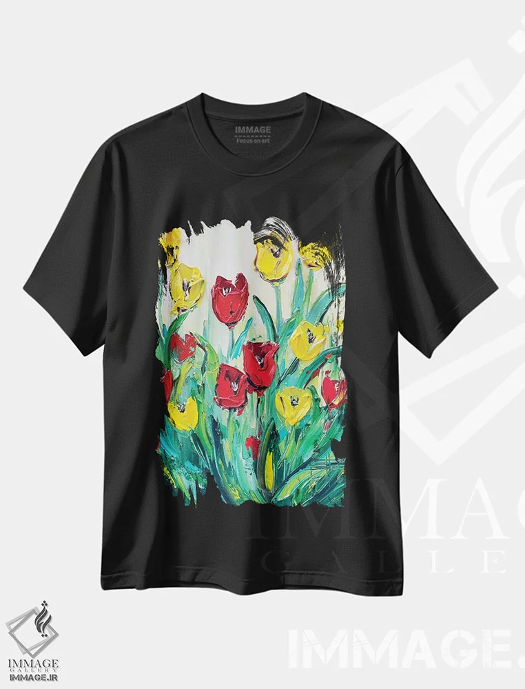 تیشرت مشکی طرح دار لاله های بهاری، دکور معاصر اثر لیزا الی | فروشگاه ایماژ