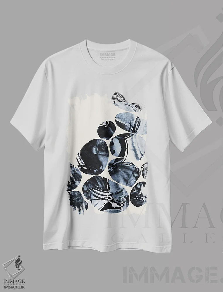 تیشرت سفید طرح دار کنار رودخانه اثر لسیا بینکین | immage.ir