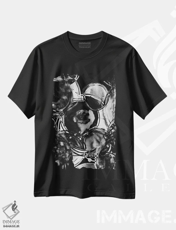 تیشرت مشکی طرح دار جهان اثر لسیا بینکین | فروشگاه ایماژ