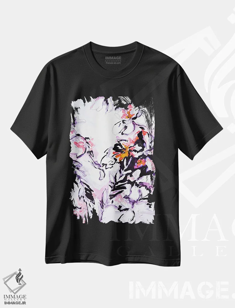 تیشرت مشکی طرح دار قرمز، آبستره اثر لسیا بینکین | immage.ir