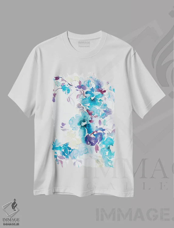 تیشرت سفید طرح دار دسته گل آبی I، تزئینی اثر لسیا بینکین | immage.ir